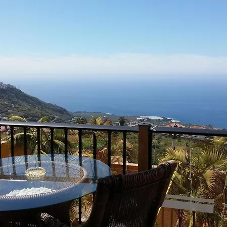 Fuer 2 Personen Und 1 Kind In Icod De Vinos, Teneriffa *